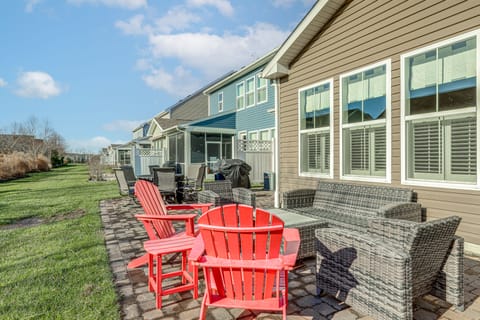 Shuttle to Beach, Relax on Patio! Millville Escape Apartment in Ocean View