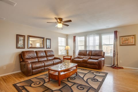 Spacious Family Home at Buckley SFB w/ Patio! House in Aurora