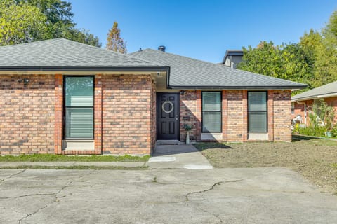 1 Mi to LSU, Tiger Stadium! Lovely Home w/ Parking House in Baton Rouge