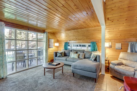 Walk to Trolley! Big Bear Family Cabin w/ Deck House in Big Bear
