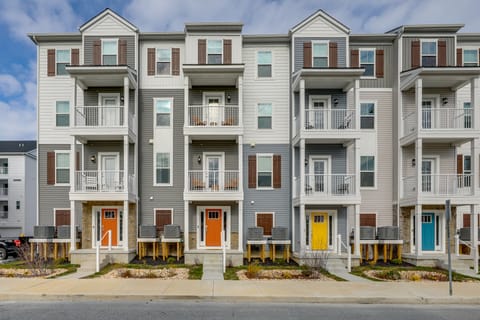 Pool Access! Newly Built Ocean City Townhome Apartment in Ocean City