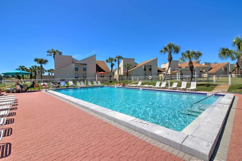 3 Blocks to Beach Access! PCB Resort Condo Apartment in Panama City Beach