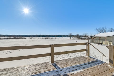 ‘Backcountry Living’ Home Near Hiking in Sprakers! House in Capital District, NY, USA