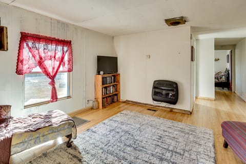 'Antique Farmhouse' in Bethel Springs on Half-Acre House in Tennessee