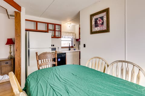 'Antique Farmhouse' in Bethel Springs on Half-Acre House in Tennessee