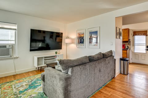 7 Mi to Dtwn Denver: Pet-Friendly Home w/ Yard House in Aurora