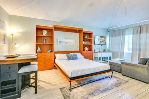 7 Mi to Historic Dtwn! New Port Richey Cottage Apartment in New Port Richey