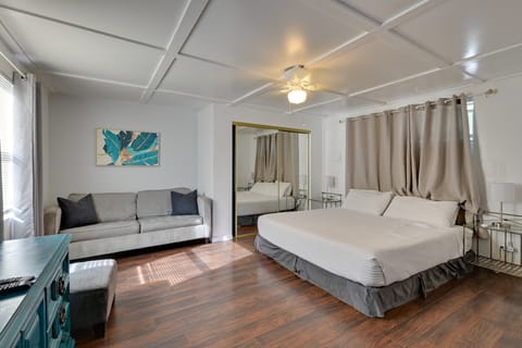 Updated Studio 1 Mi to Dtwn NPR & Cotee River! Apartment in New Port Richey