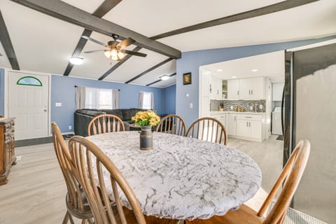 1 Mi to Otsego Lake: Pet Friendly Family Home House in Michigan