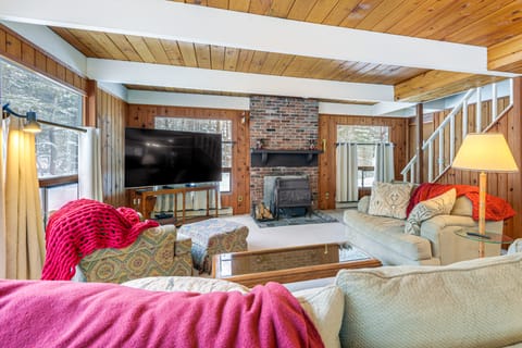 Outdoor Adventure Hub! Family Home in West Dover House in Dover