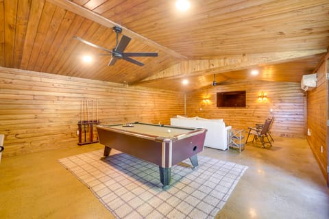 Fishing Ponds: Peaceful Tifton Getaway House in Georgia