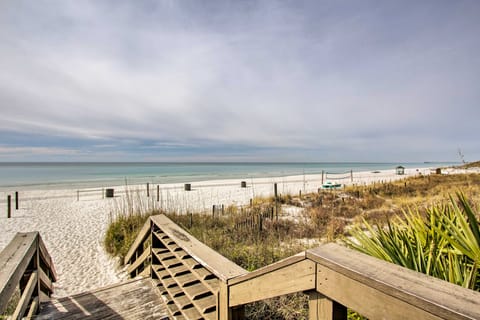 Pool & Direct Beach Access: 12th-Floor PCB Condo Apartment in Panama City Beach