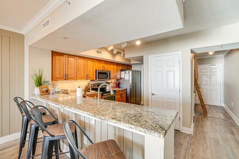 Pool & Direct Beach Access: 12th-Floor PCB Condo Apartment in Panama City Beach