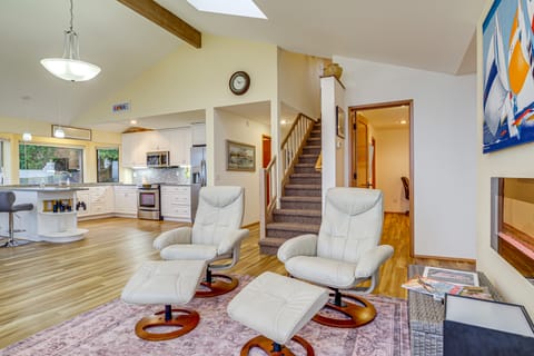 Uninterrupted Water Views! Whidbey Island Getaway House in Greenbank