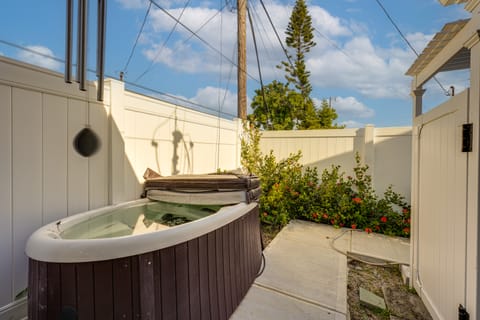 Steps to Madeira Beach! Family Getaway w/ Hot Tub House in Madeira Beach