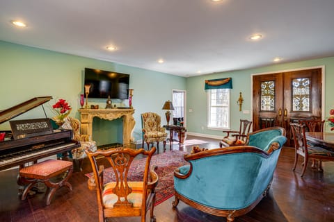 Hike, Fish & Explore Chattanooga! Lake-View Home House in Alabama