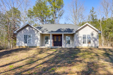 Hike, Fish & Explore Chattanooga! Lake-View Home House in Alabama
