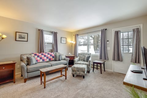 2 Mi to CMU! Quaint Bungalow w/ Fenced Backyard House in Mount Pleasant