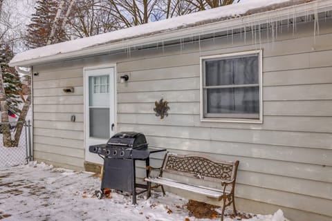 2 Mi to CMU! Quaint Bungalow w/ Fenced Backyard House in Mount Pleasant