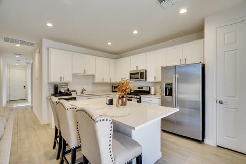 3 Mi to Casino Del Sol! Home w/ Dog-Friendly Yard House in Arizona