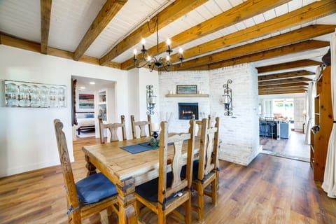 Spacious Riverside Farmhouse, Perfectly Located House in Riverside