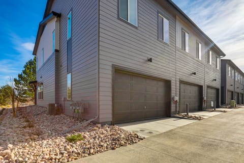 Creekside Retreat Near Olde Town Arvada Apartment in Arvada