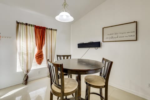 Family Retreat w/ Yard: 17 Mi to Equestrian Center House in Florida