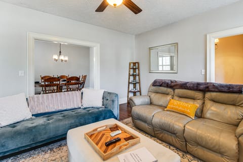 Pool, Patio & Putting Green: Manchester Getaway House in Tennessee