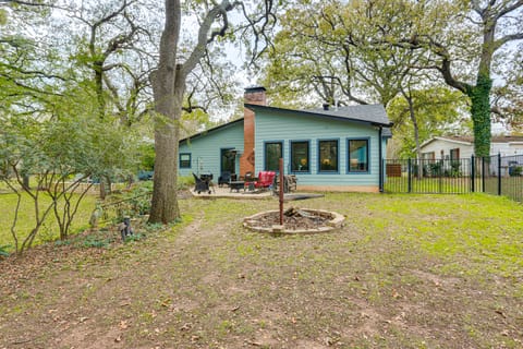Texoma Retreat w/ Yard, Fire Pit & Boat Parking House in Lake Texoma