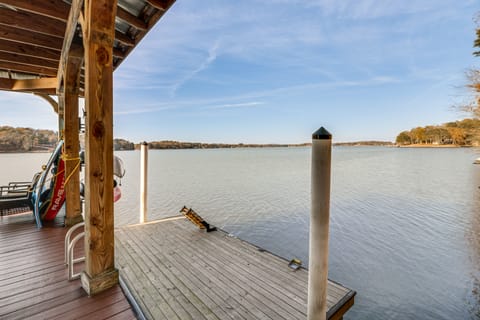 Family-Friendly Lakefront Gem w/ Dock in Talladega House in Logan Martin Lake