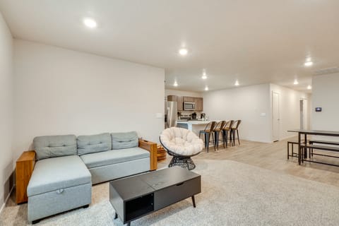 Walk to The Plains Golf Course: Getaway in Cheney! House in Washington