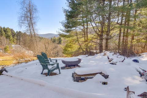 'The Mountain House Inn' Montebello Stay By Trails House in Massies Mill