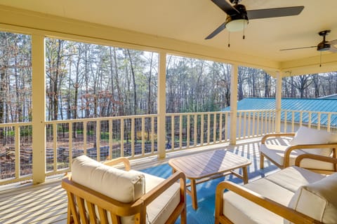 Waterfront Home on Greers Ferry Lake w/ Game Room House in Greers Ferry Lake