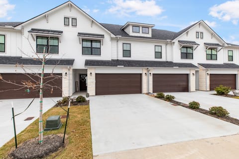 Texas A&M Retreat in College Station Apartment in College Station