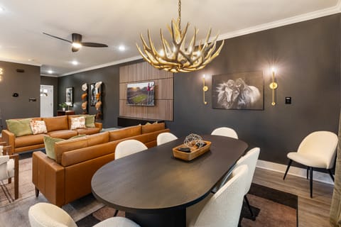 Texas A&M Retreat in College Station Apartment in College Station