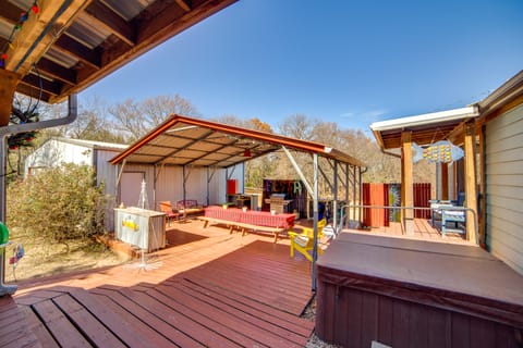 Families Welcome! Home w/ Playground in Kingston House in Lake Texoma