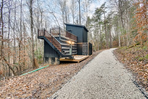 Secluded Red River Gorge Cabin w/ Rooftop Deck! House in Kentucky