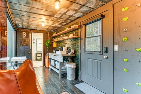 Secluded Red River Gorge Cabin w/ Rooftop Deck! House in Kentucky