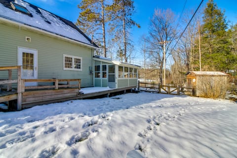 Hiking & Skiing Galore! Home in East Wallingford House in Wallingford