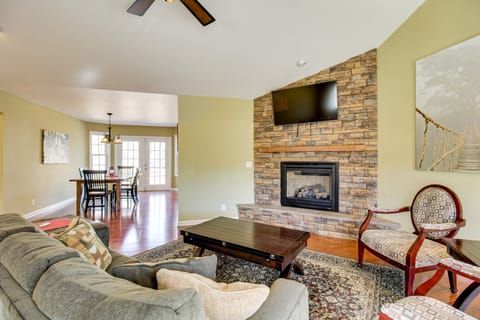 Outdoorsy Retreat: Secluded Mtn Home in Pikeville House in Tennessee