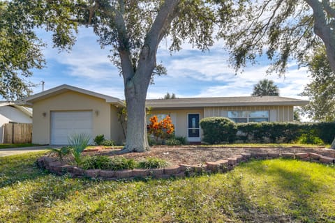 4 Mi to Indian Rocks Beach: Quiet Family Escape! House in Largo