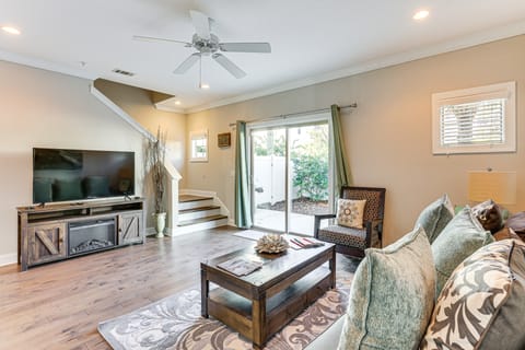 3 Mi to Pier Village: Dog-Friendly St Simons Home! Apartment in Saint Simons Island