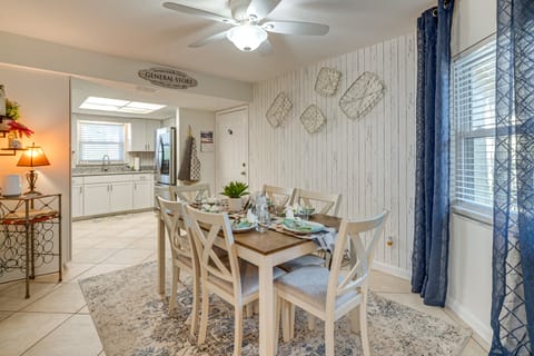 Pet-Friendly Home 12 Mi to WEC & Dtwn Ocala! House in Florida