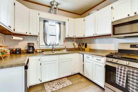 2 Mi to Nordeast Breweries: Cozy Minneapolis Home House in Minneapolis