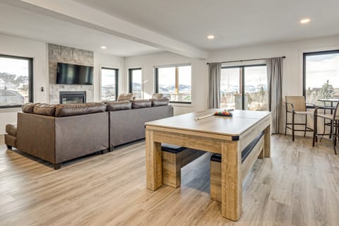 1 Mi to Granby Ranch: Luxe Home w/ Mtn Views! House in Granby