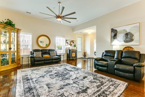 Community Pool! Family-Friendly Savannah Retreat House in Port Wentworth