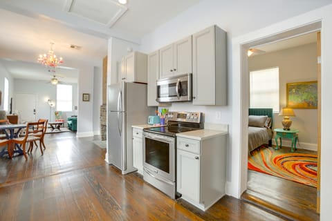 1 Mi to French Quarter: Vintage Single Shotgun! House in New Orleans