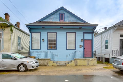 1 Mi to French Quarter: Vintage Single Shotgun! House in New Orleans