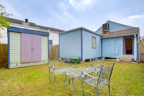 1 Mi to French Quarter: Vintage Single Shotgun! House in New Orleans