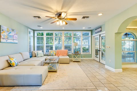 1 Block to Sims Park: Spacious Getaway w/ Balcony House in New Port Richey